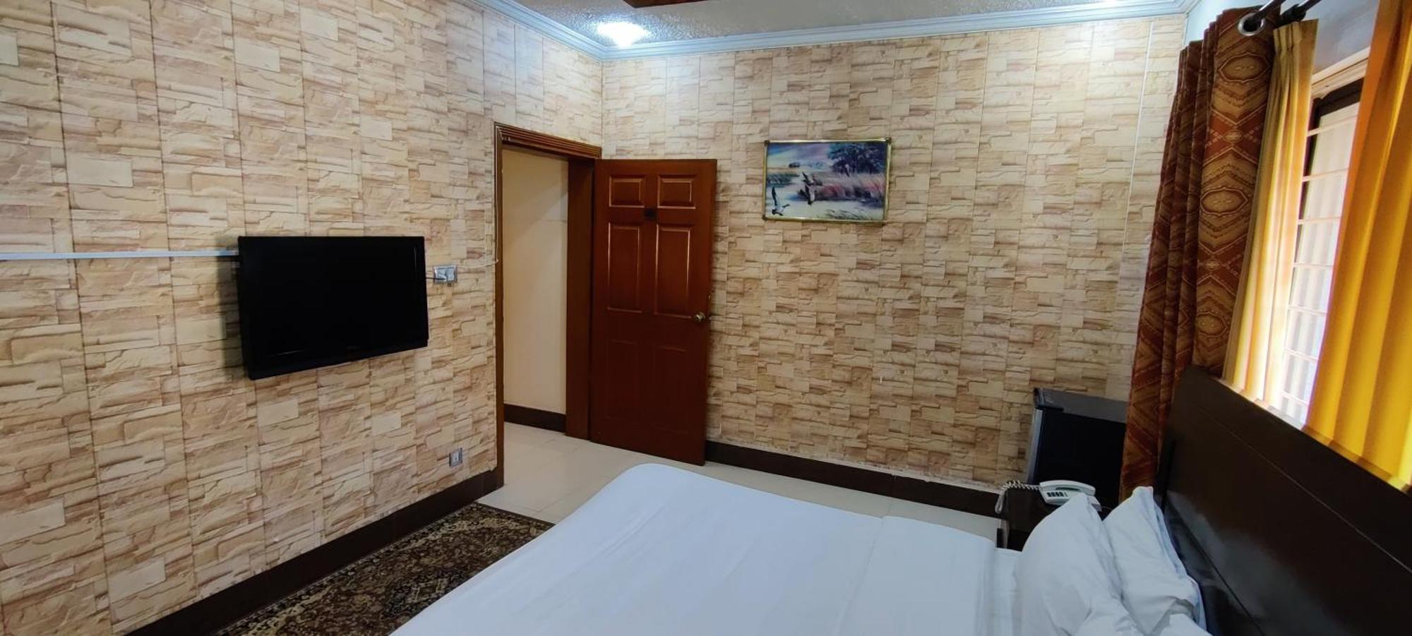 Capri Executive Hotel Islamabad Exterior foto